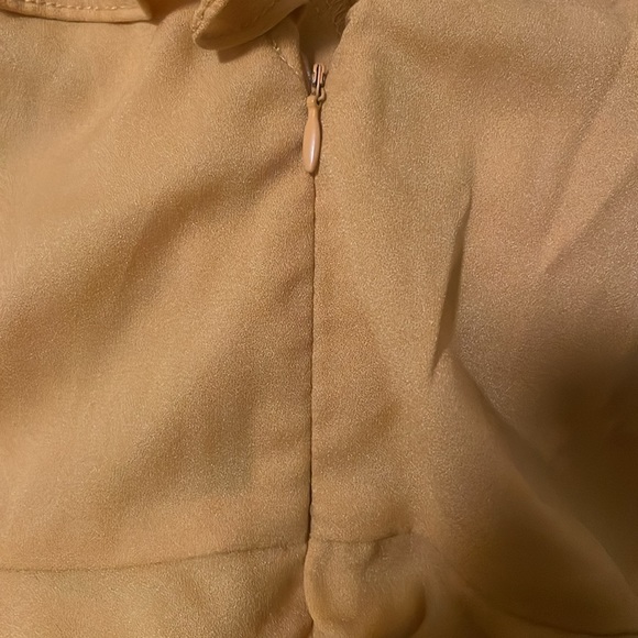 Pretty Lulumari Ruffle Yellow Peplum Shirt Size Small - Picture 3 of 3